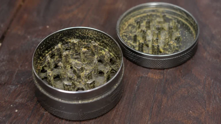 How to Clean a Cannabis Grinder Properly